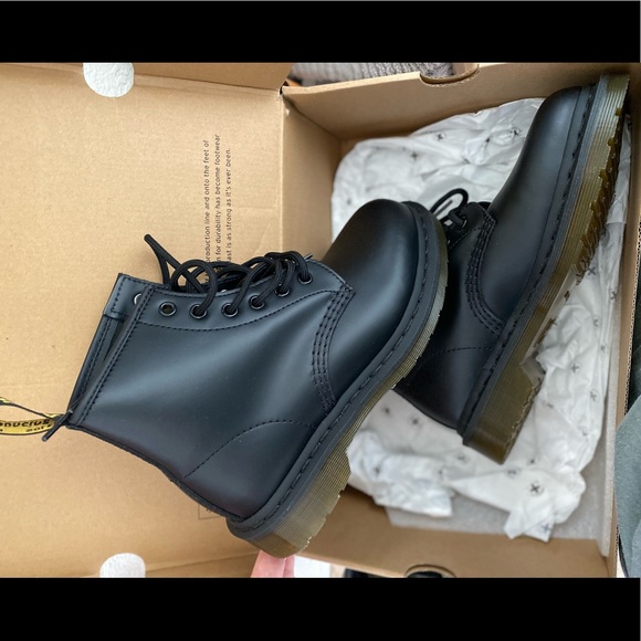 Dr. Martens - Picture 3 of 4